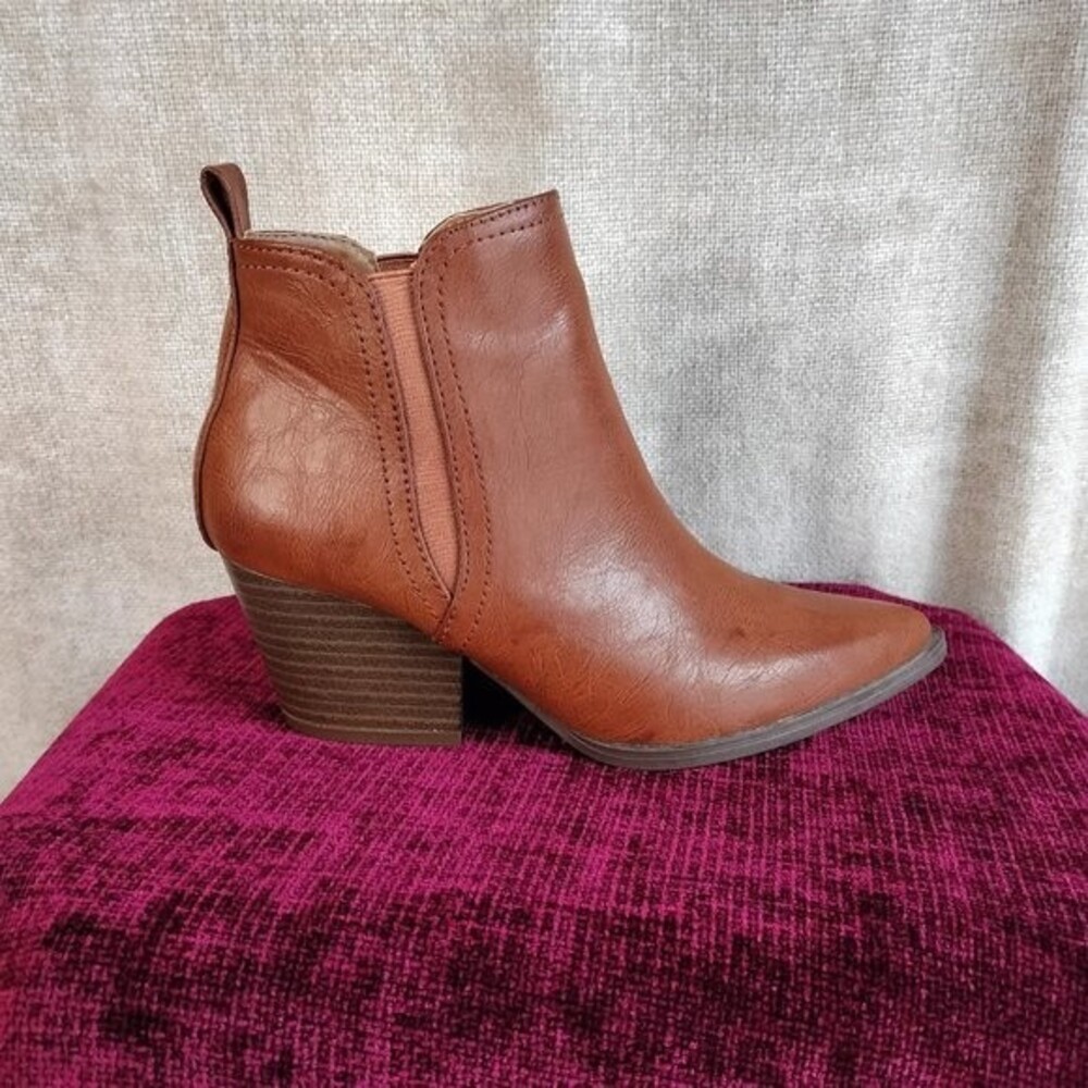 Qupid Cognac Pull On Ankle Booties Size 5.5